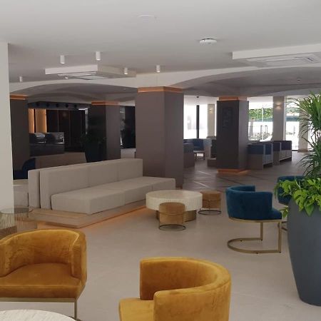 マルベーリャNew & Beautiful Loft In Puerto Banusアパートメント エクステリア 写真