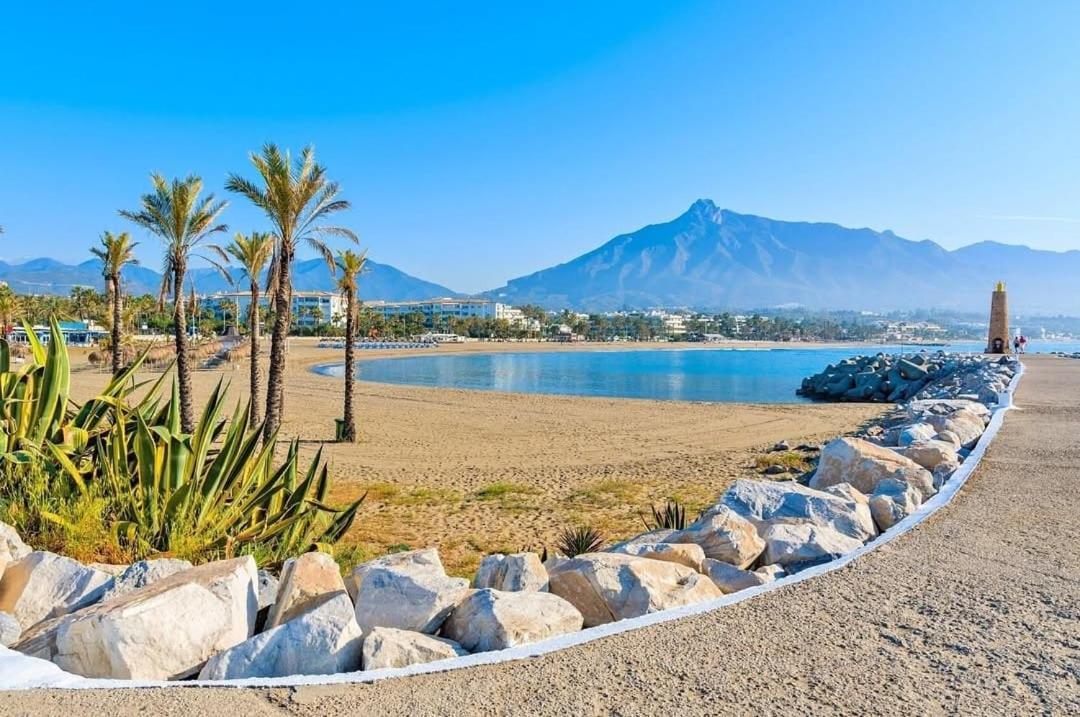 マルベーリャNew & Beautiful Loft In Puerto Banusアパートメント エクステリア 写真